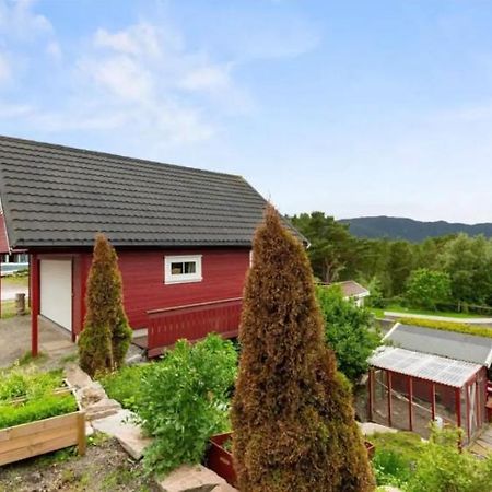 Leilighet Med Gratis Parkering Og Wifi Kristiansund Esterno foto