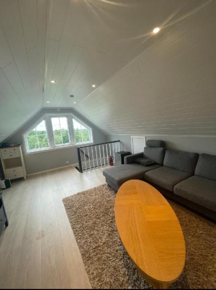 Leilighet Med Gratis Parkering Og Wifi Kristiansund Esterno foto